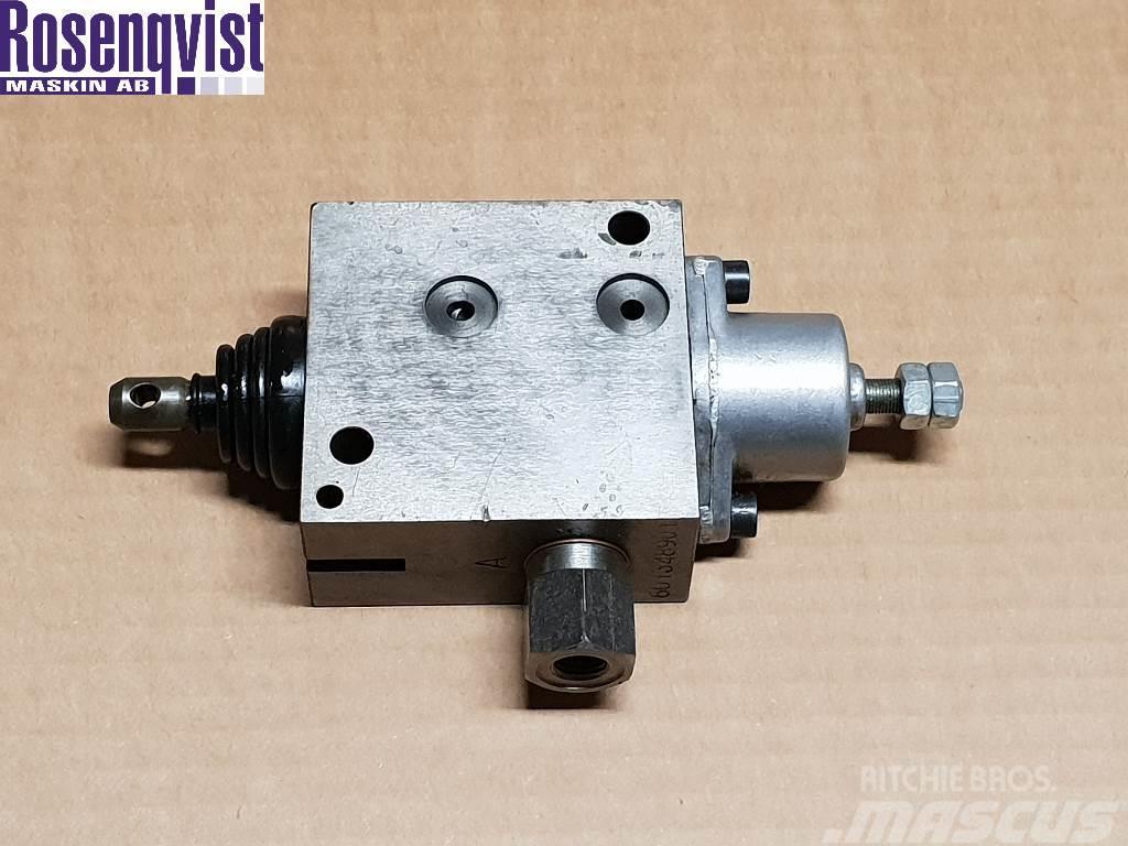 Deutz-Fahr Directional valve 06238187 06238186, 1111422990800 Hydraulik
