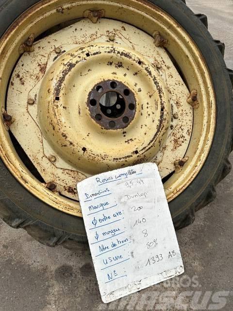 Dunlop 9.5R44 Däck, hjul och fälgar