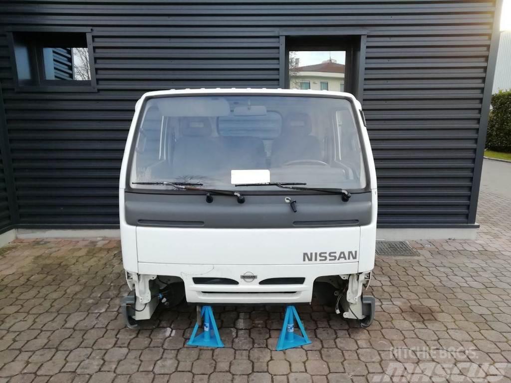 Nissan CABSTAR (1996-2006) Hytter och interiör