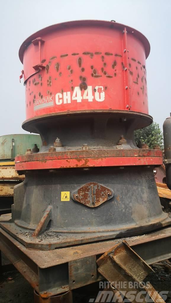 Sandvik used CH440 Cone Crusher in good running condition Krossar