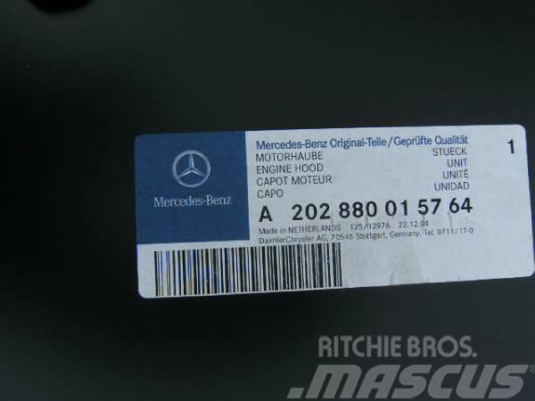 Mercedes-Benz Motorhaube C-Klasse Hytter och interiör
