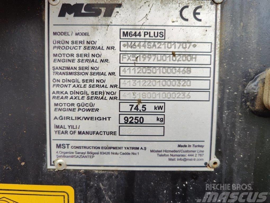 MST M644PLUS Grävlastare