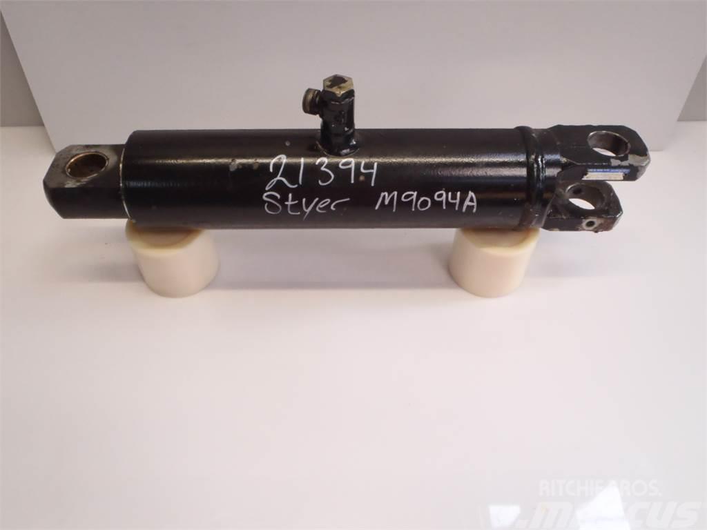Steyr M9094A Lift Cylinder Hydraulik