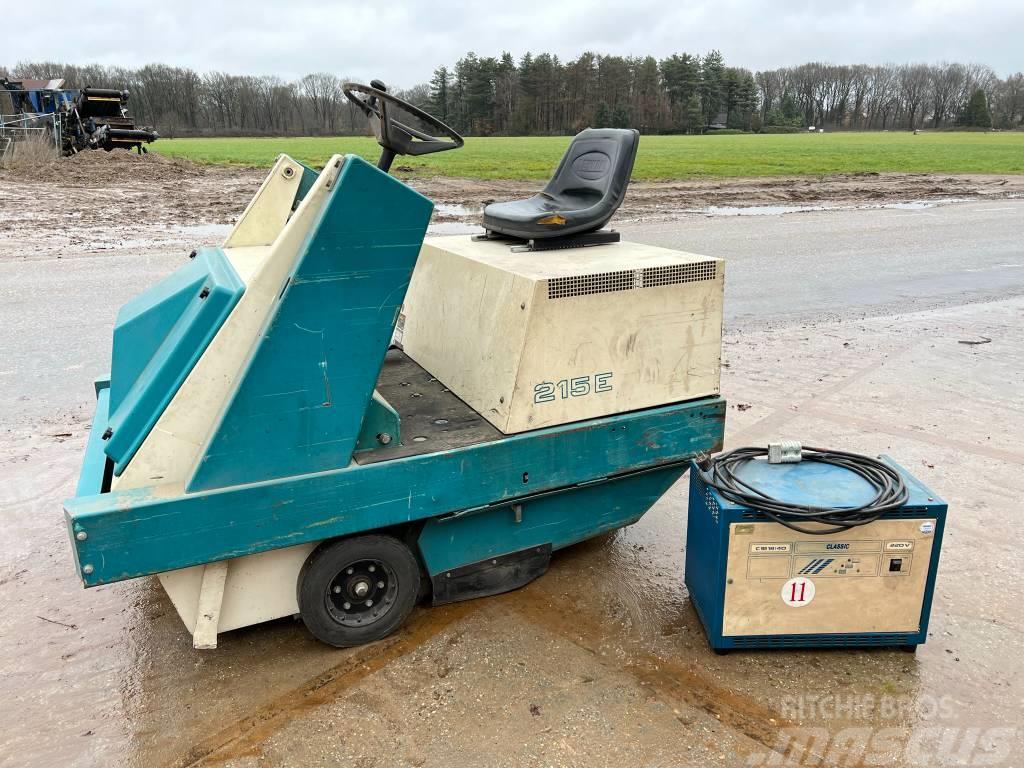 Tennant 215E Sweeper - Good Working Condition Sopmaskiner