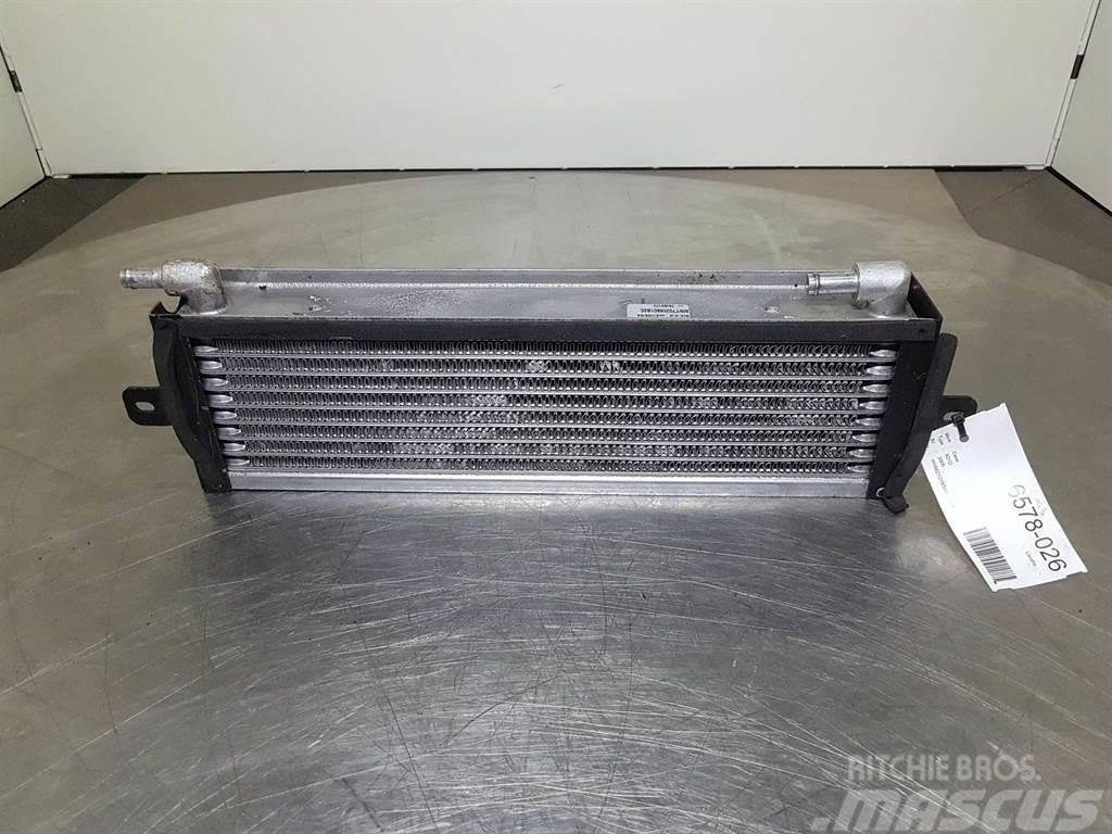 CASE 621D-Denso MNY70266601B2C-Airco condenser/koeler Chassi och upphängning