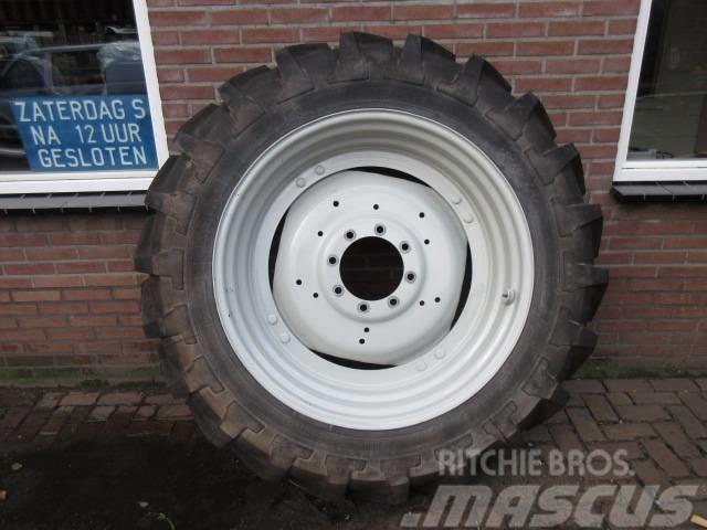 Michelin 13.6/38 Däck, hjul och fälgar