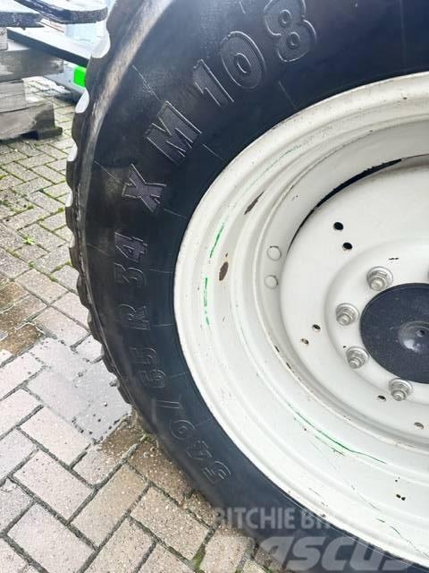 Michelin 540/65 R34 + 440/65 R24 Gazonbanden valtra Däck, hjul och fälgar