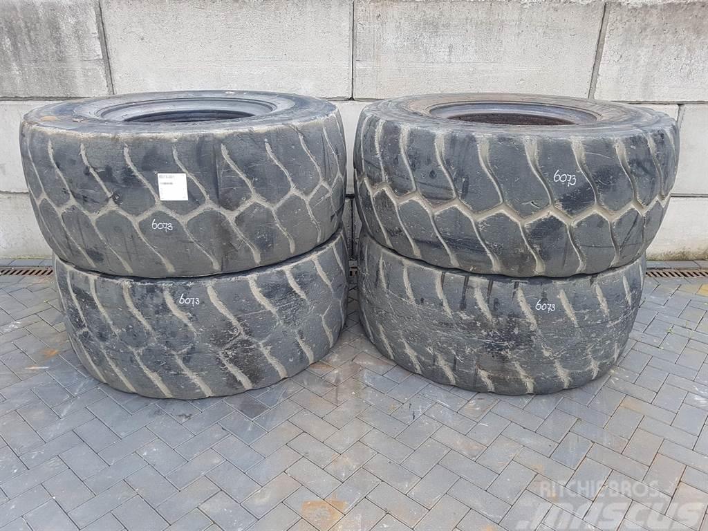 Triangle 23.5R25 - Tire/Reifen/Band Däck, hjul och fälgar