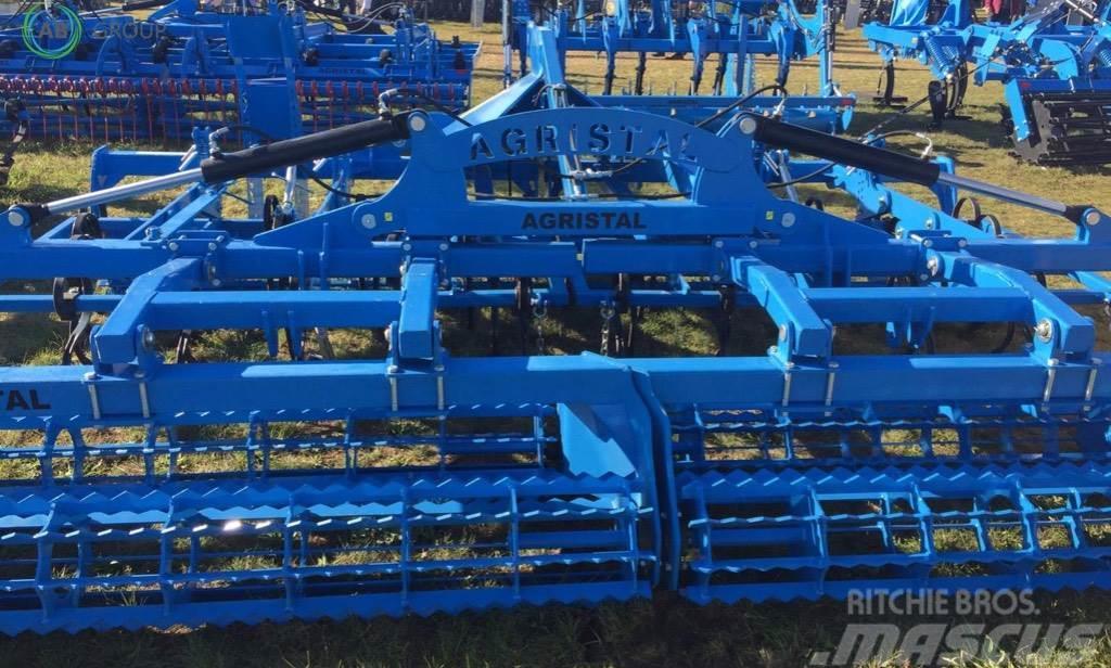 Agristal Hydraulically folding seedbed cultivator/ Kultivatorer