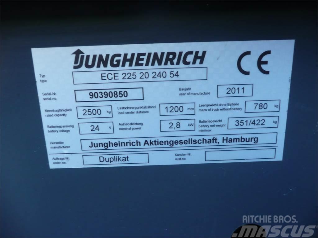 Jungheinrich ECE 225 2400X540mm Plocktruck, låglyftande