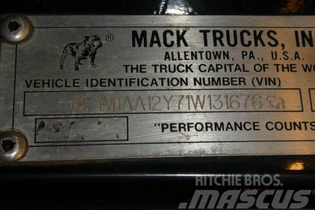 Mack CH613 Chassier