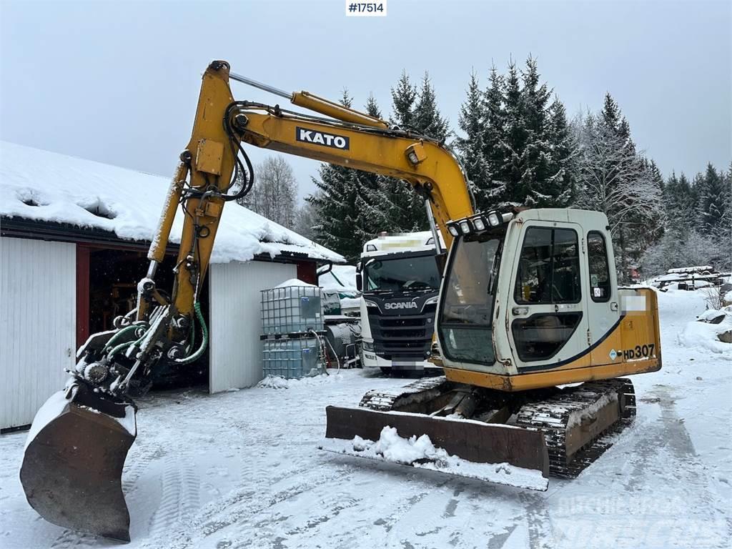 Kato HD-307 Tracked excavator w/ Rototilt and 2 buckets Bandgrävare