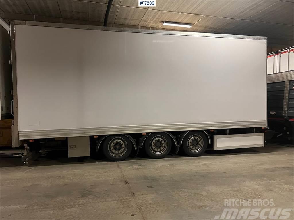 Limetec 3 axle cabinet trailer w/ full side opening Övriga släp