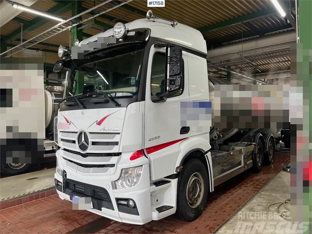 Mercedes-Benz Actros 2553 6x2 Chassis. WATCH VIDEO Chassier