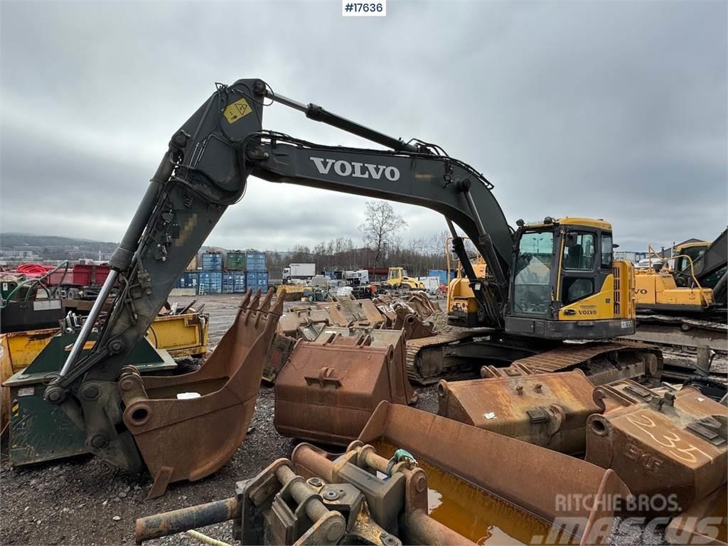 Volvo ECR235CL Tracked excavator w/ bucket and tilt Bandgrävare