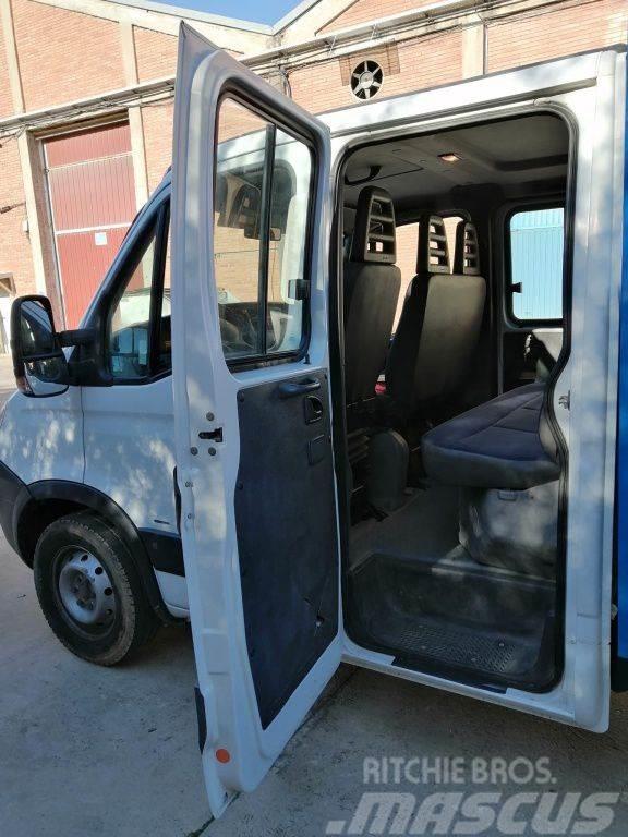 Camion Iveco Daily Doble Cabina con Pluma Övriga bilar