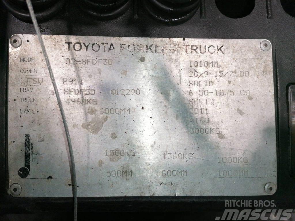 Toyota 02-8FDF30 Dieselmotviktstruckar