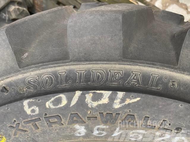 Solideal Camso 12-16.5 XTRA WALL (440+441+442+443) Däck, hjul och fälgar