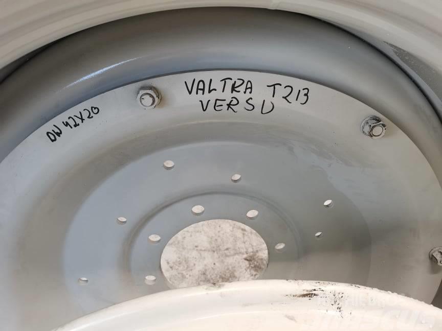 Valtra T213 Versu {DW 42X20}  rim Däck, hjul och fälgar