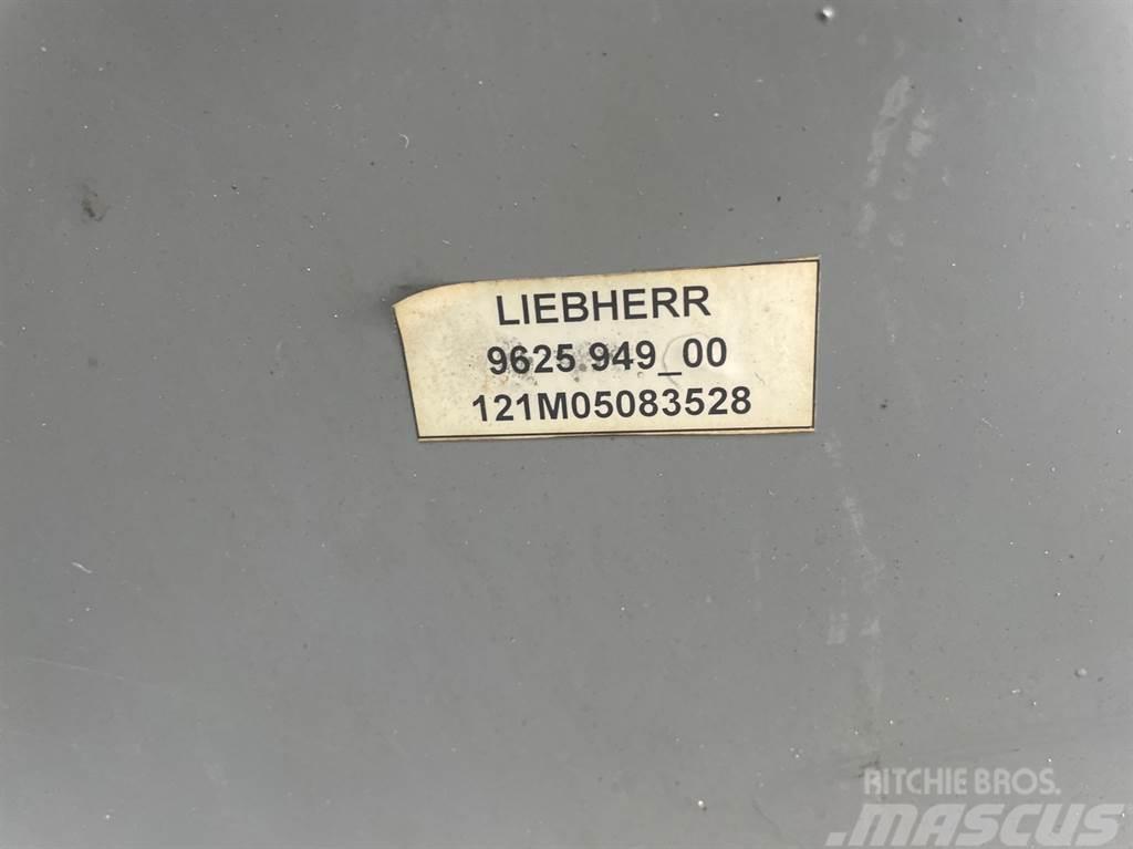 Liebherr A934C-9625949-Stair panel/Trittstufen/Traptreden Chassi och upphängning