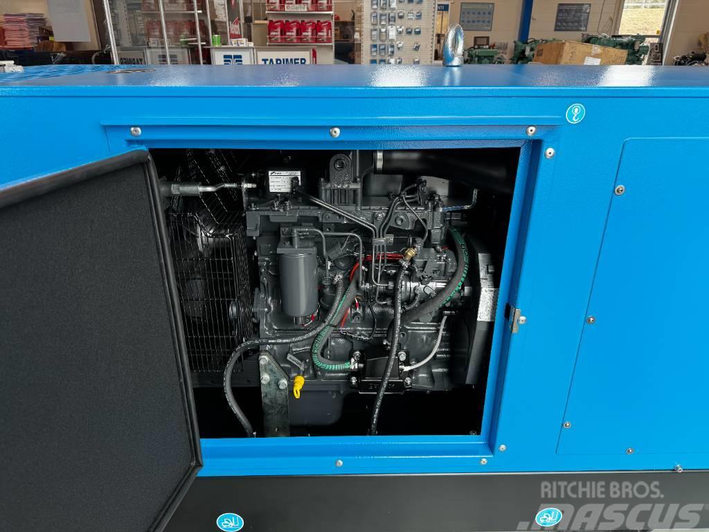 Iveco FPT 40 KVA Dieselaggregaatti kotelossa Dieselgeneratorer