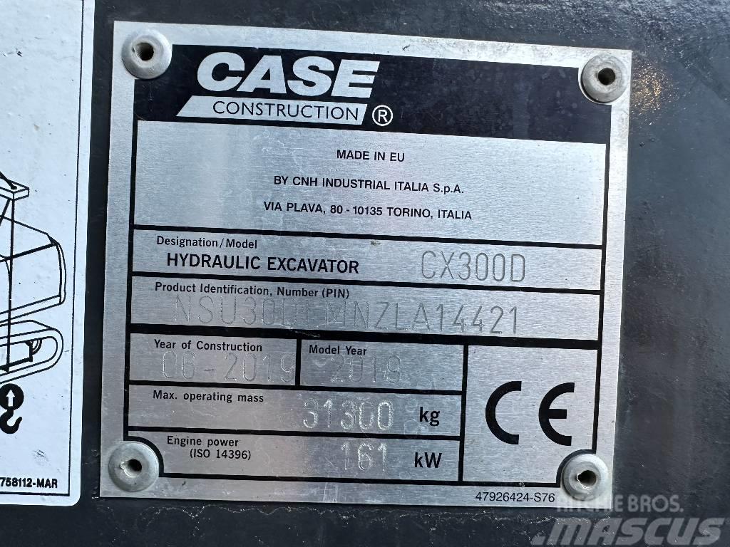CASE CX 300 D Bandgrävare