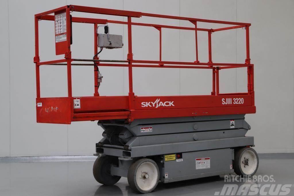 SkyJack SJIII-3220M Saxliftar