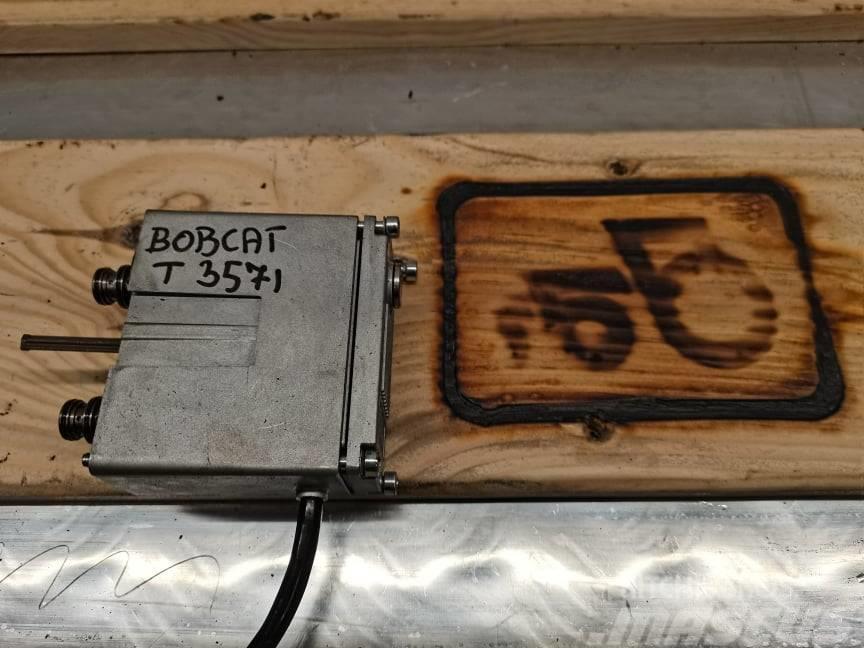 Bobcat T .... {new distributor coil } Motorer