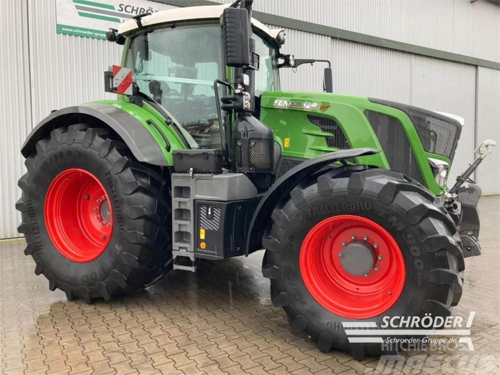 Fendt 828 VARIO S4  PROFI PLUS Traktorer