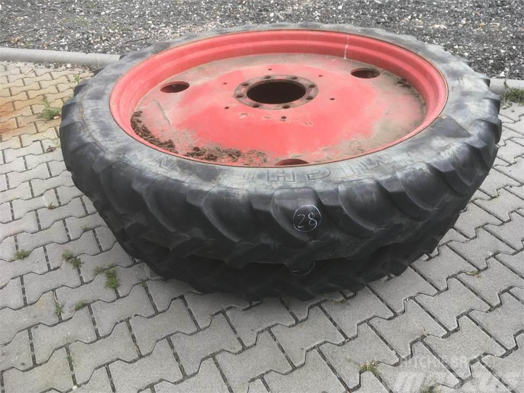 Michelin 230/95R44 x2 Däck, hjul och fälgar