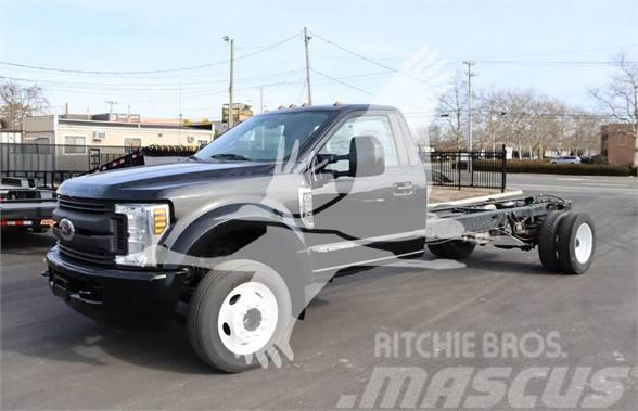 Ford F450 XL Chassier