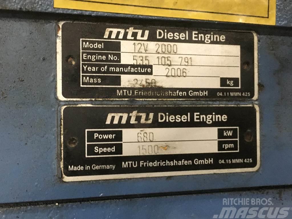MTU 12V2000 FOR PARTS Motorer