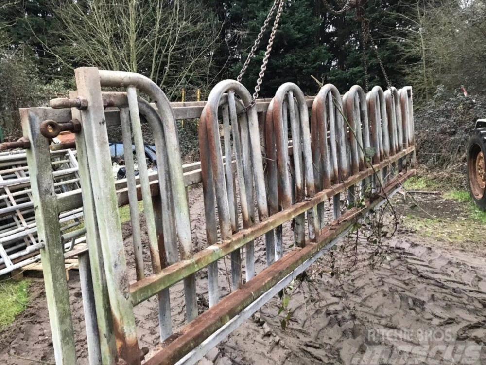  Cattle feed barriers 14 ft 6 Övrig inomgårdsutrustning