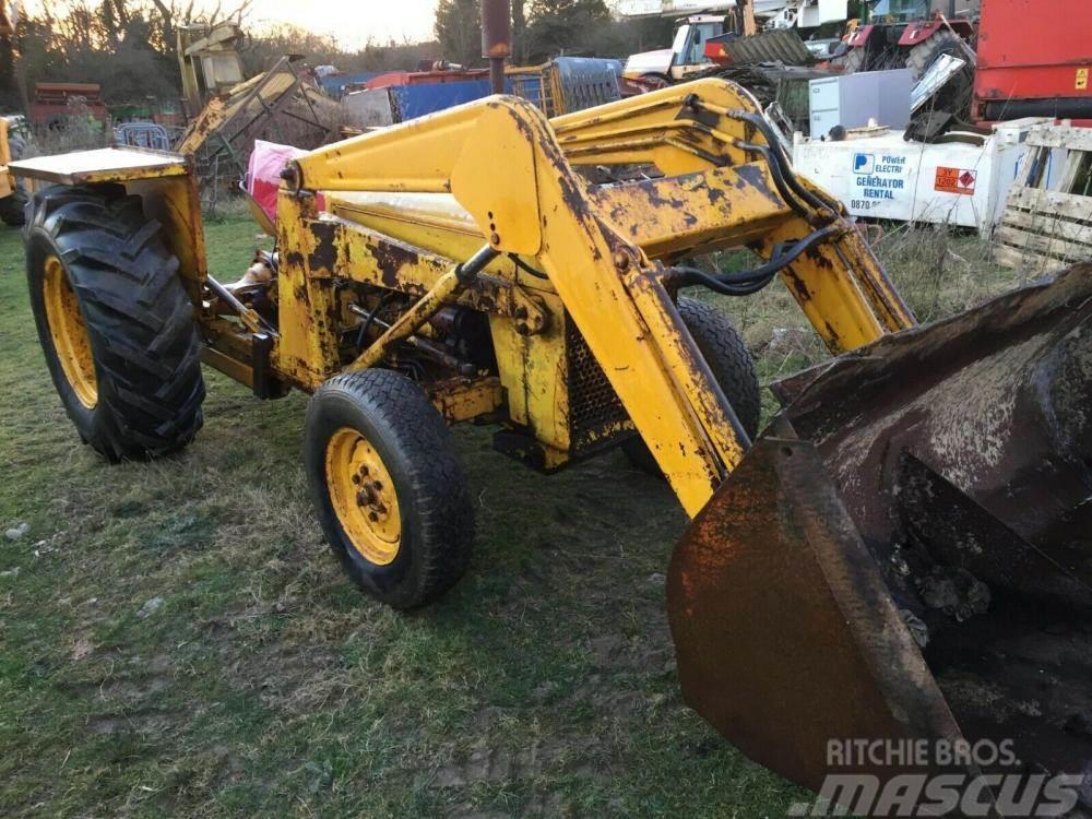 Massey Ferguson 135 Loader tractor £1750 Frontlastare och grävare