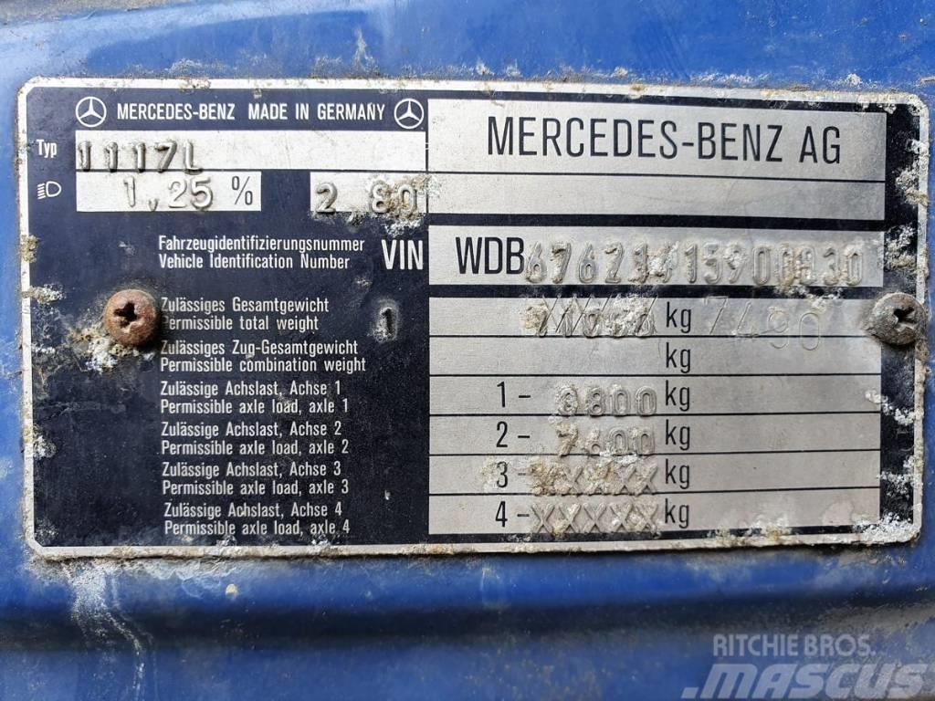 Mercedes-Benz 1117 L (KONIOWÓZ) Djurtransporter