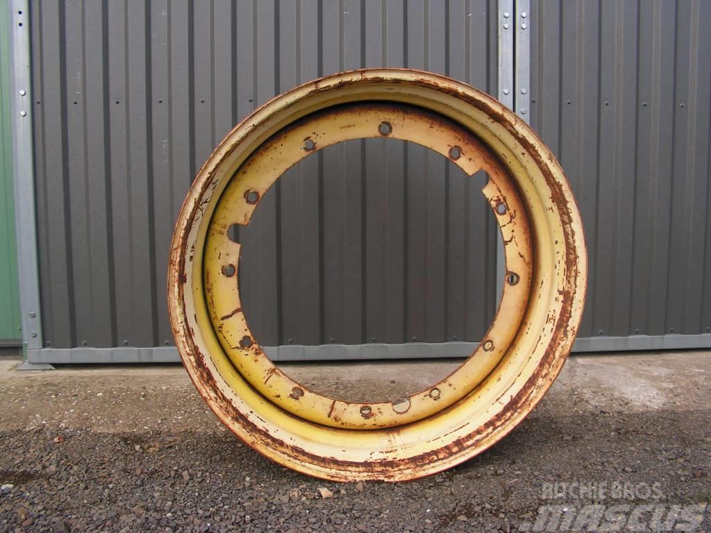 John Deere 8100 Däck, hjul och fälgar