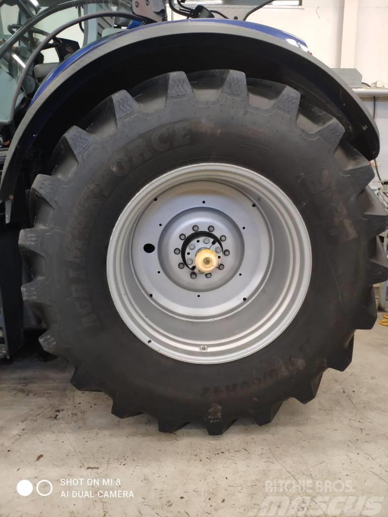 BKT Agrimax 900/60R42 Däck, hjul och fälgar