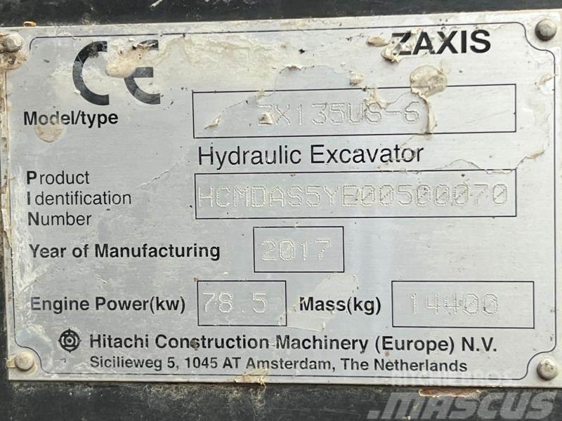 Hitachi Pelle sur chenille ZX135 US 14T Bandgrävare