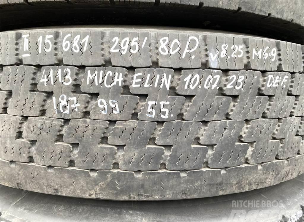 Michelin 4-Series bus K124 Däck, hjul och fälgar