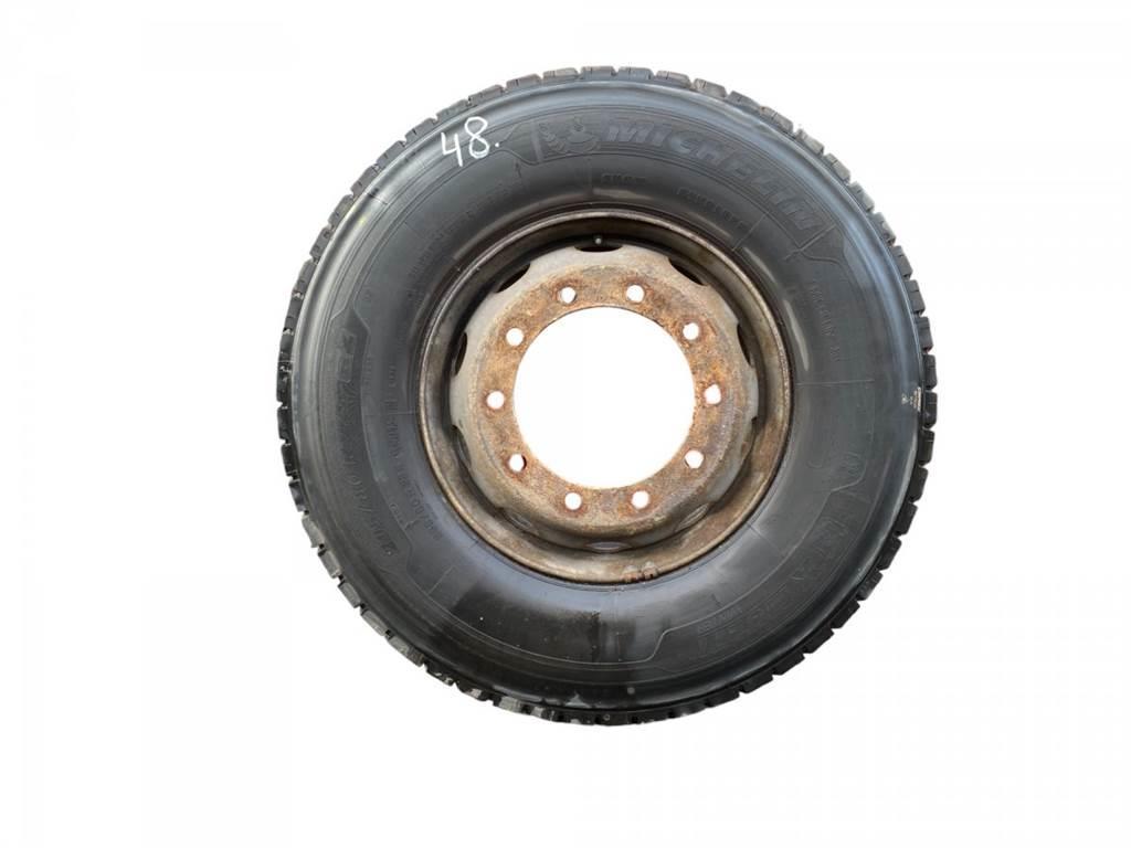 Michelin B12B Däck, hjul och fälgar