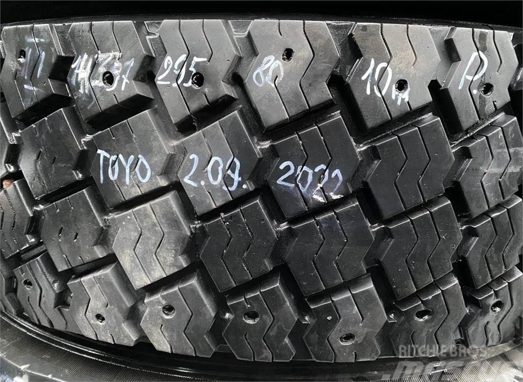 Toyo B10B Däck, hjul och fälgar