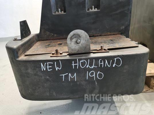 New Holland TM 175 fuel tank Hytter och interiör