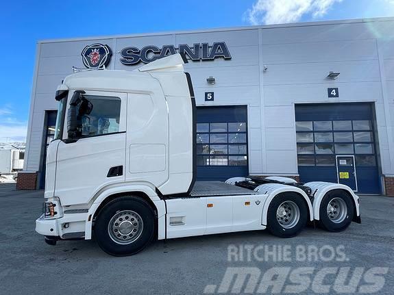 Scania R590A6x4NB, tandemløft Dragbilar