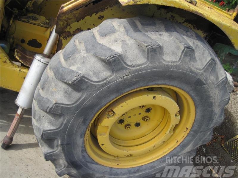 Goodyear 16,9x28 Däck, hjul och fälgar