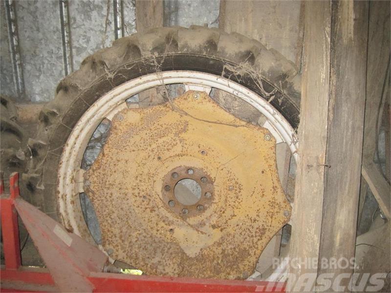 Michelin 9.5 X 44 Däck, hjul och fälgar