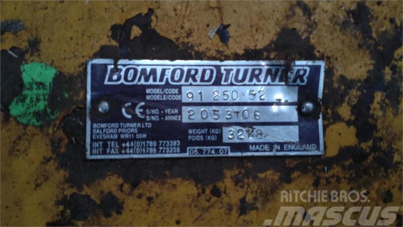 Bomford TRI-WING 6000 Slåttermaskiner