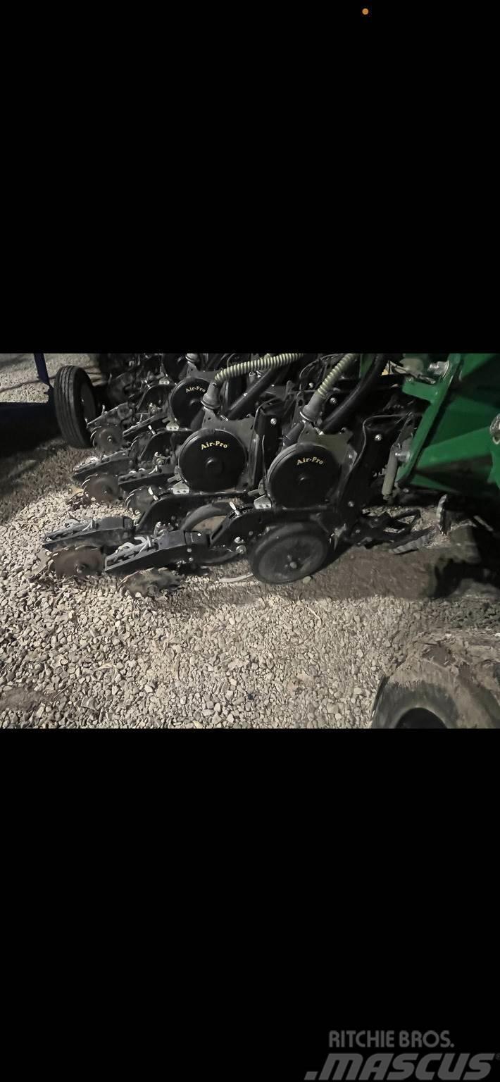 Great Plains YP1625A-32TR Sättare och planteringsmaskiner