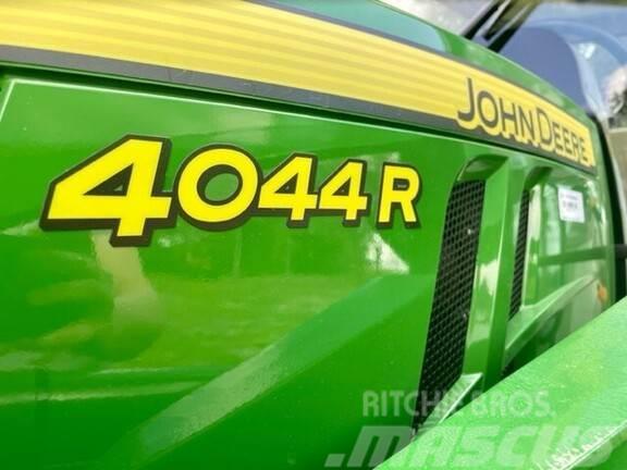 John Deere 4044R Traktorer