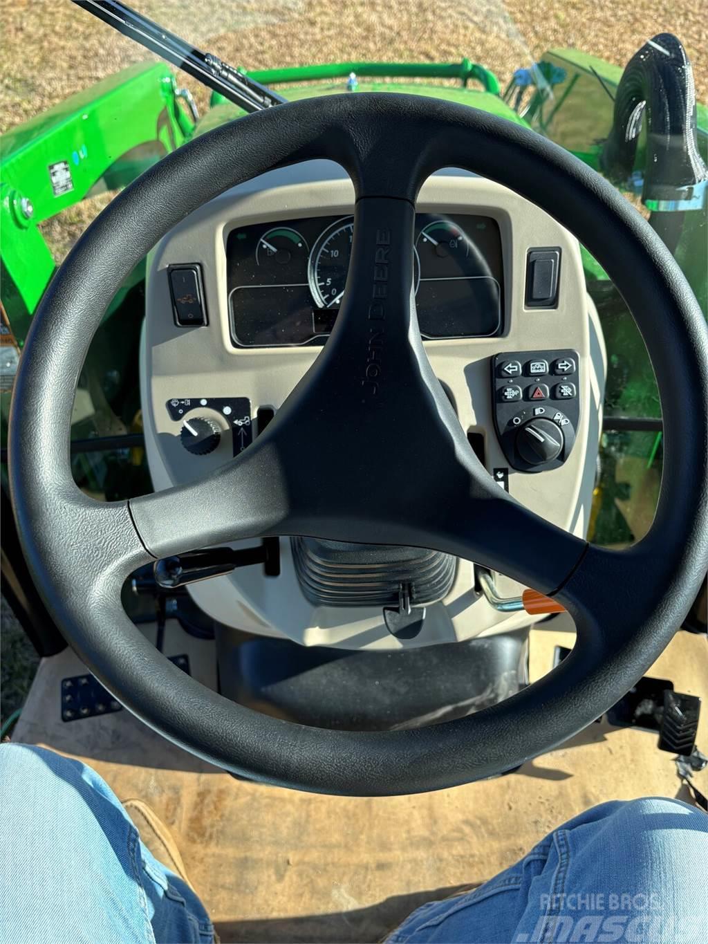 John Deere 4066R Traktorer