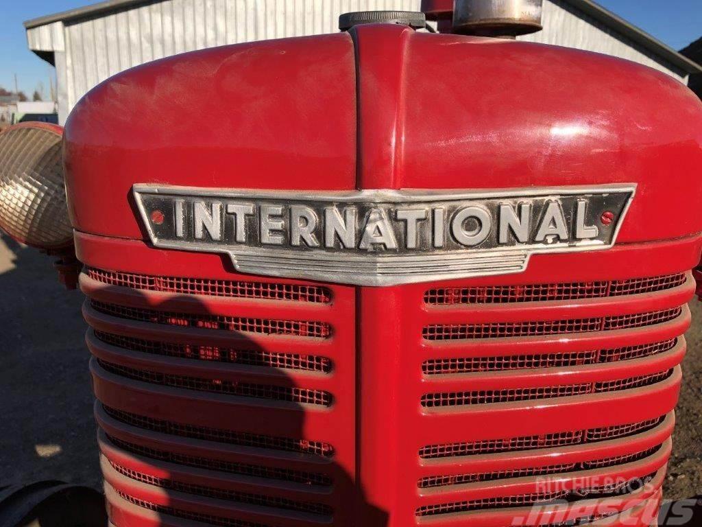 International W4 Traktorer